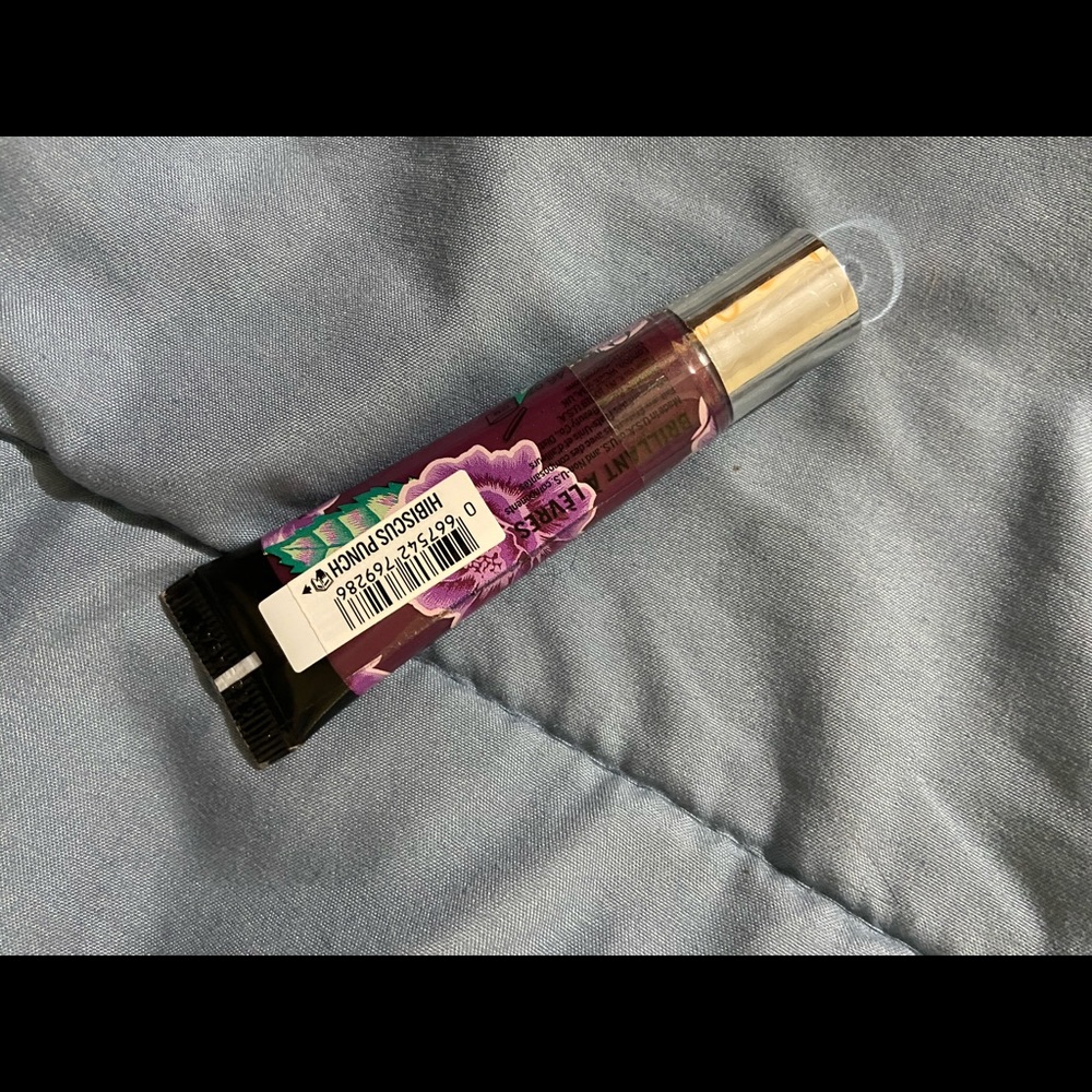 Victoria Secret - Picture 2 of 2
